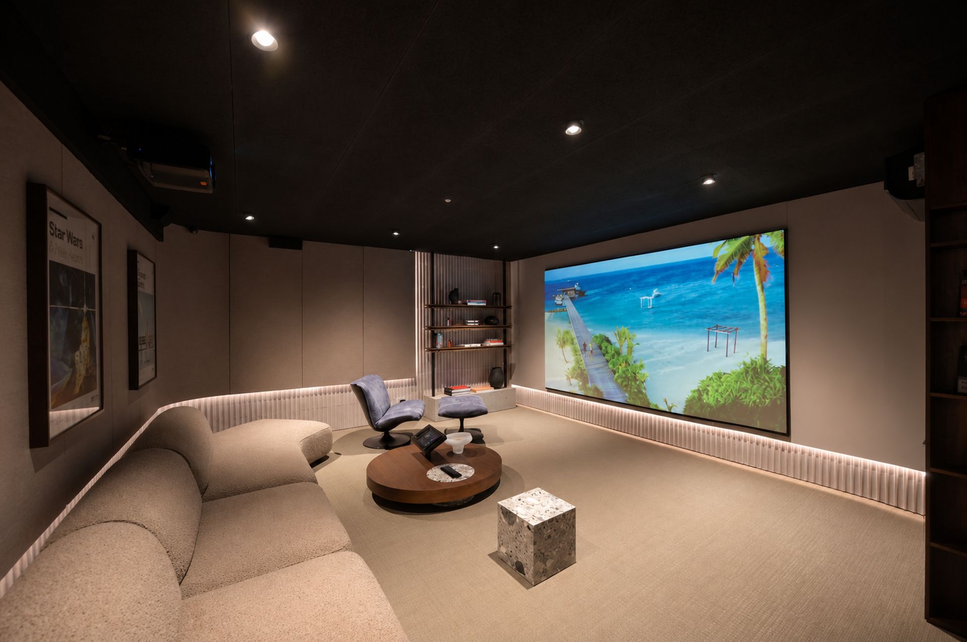 Prywatna sala kinowa – jak zaprojektować kino domowe